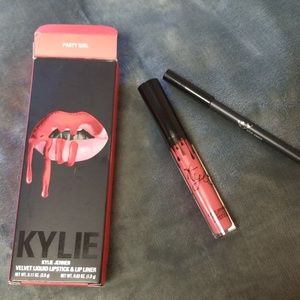 Kylie Lip Kit in Party Girl